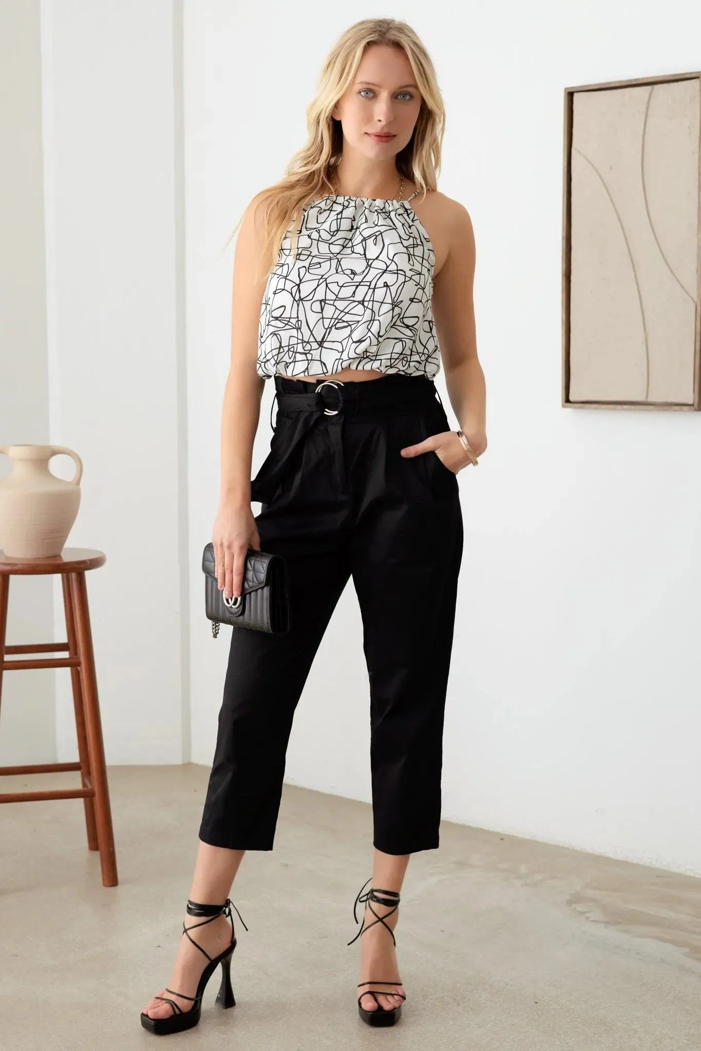 Abstract Sleeveless Ruching Halter Neck Crop Top