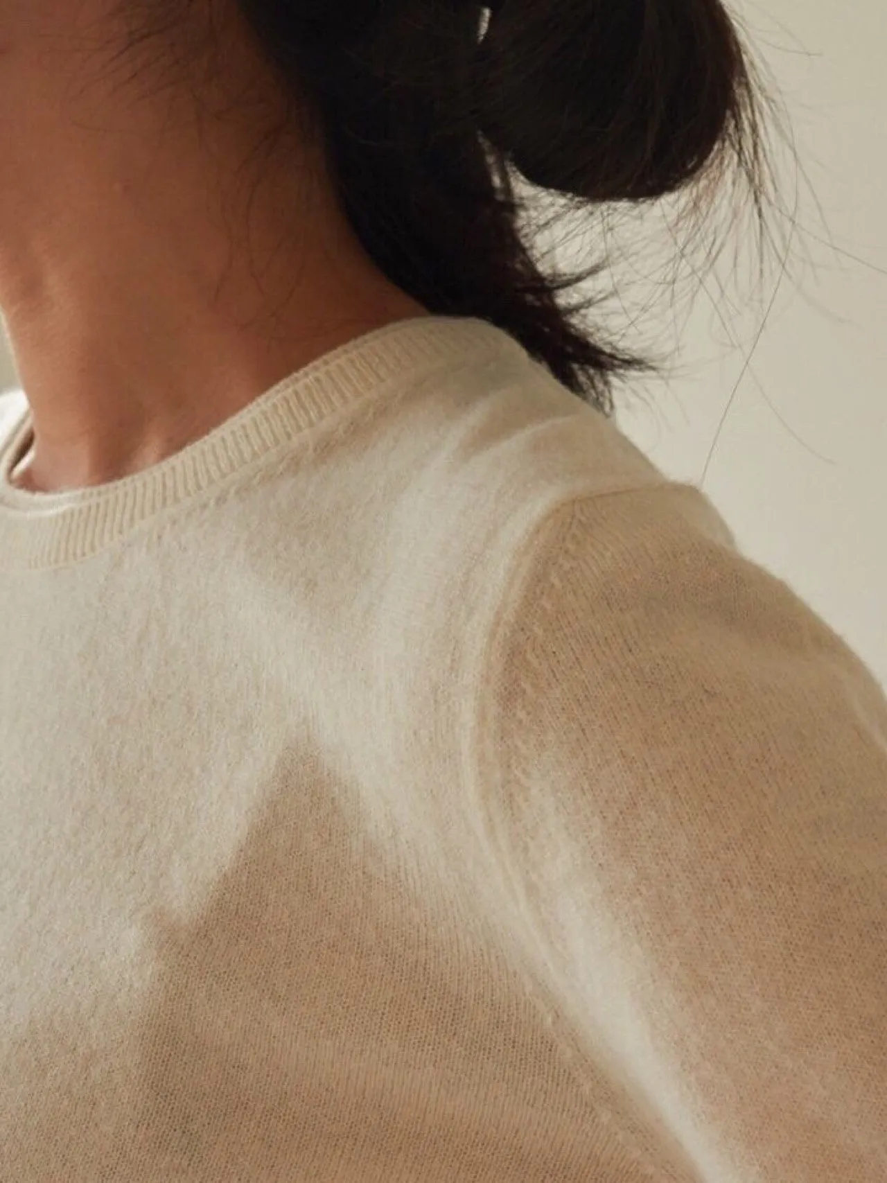 DOUBLE LIPPED ROUND NECK KNIT