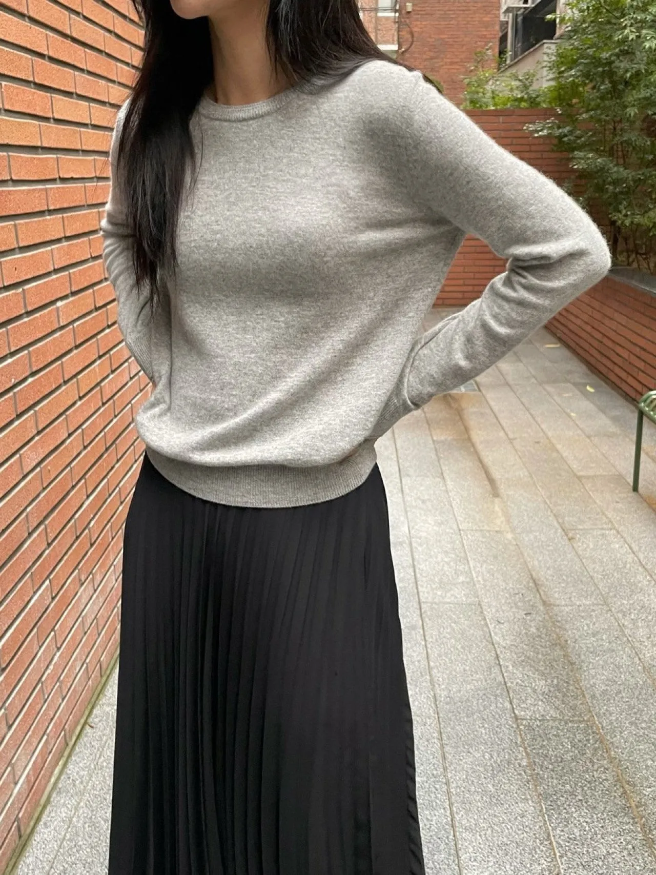 DOUBLE LIPPED ROUND NECK KNIT