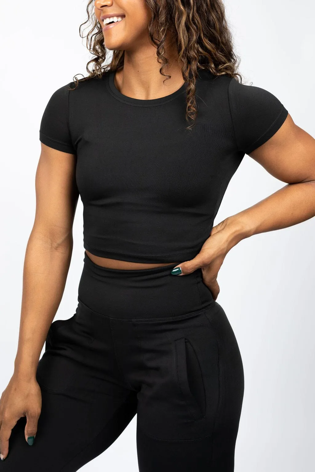 Reluna Short Sleeve Crop Black