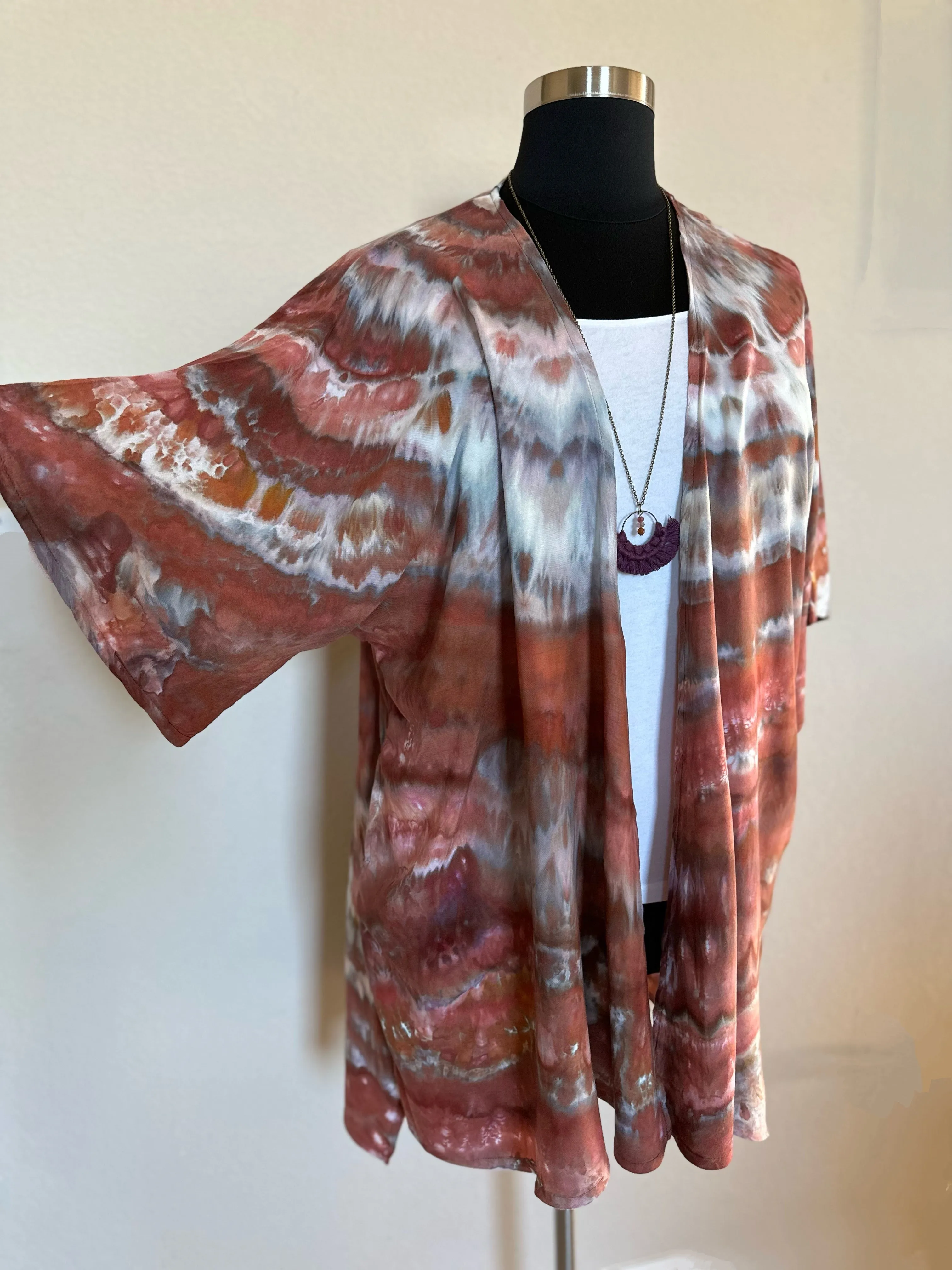 Women’s L/XL 100% Rayon Kimono Jacket with Pockets in ‘Shiitake Twist’