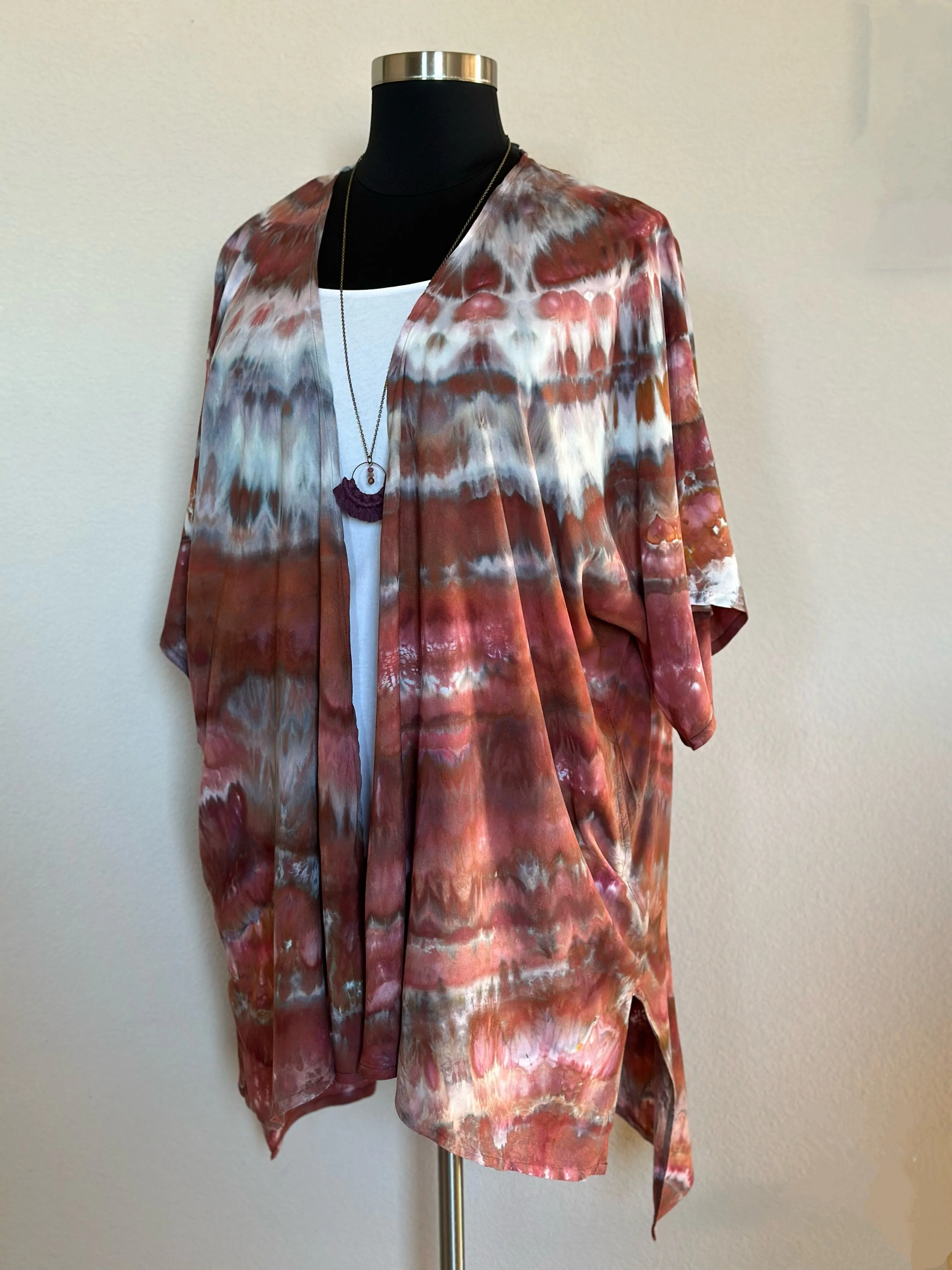 Women’s L/XL 100% Rayon Kimono Jacket with Pockets in ‘Shiitake Twist’